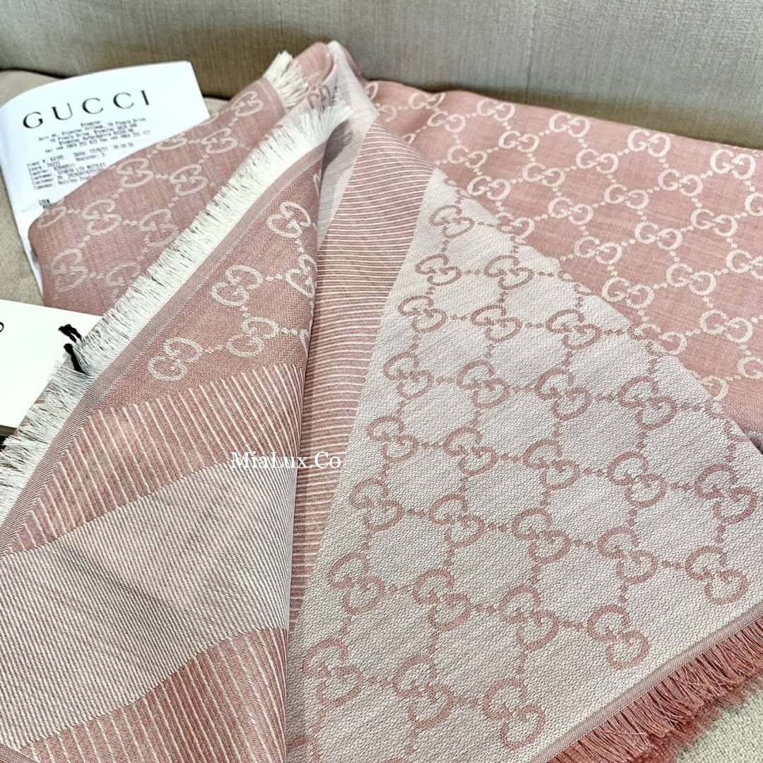 *@Gucci Wool Scarf Square 羊毛大方巾/P180