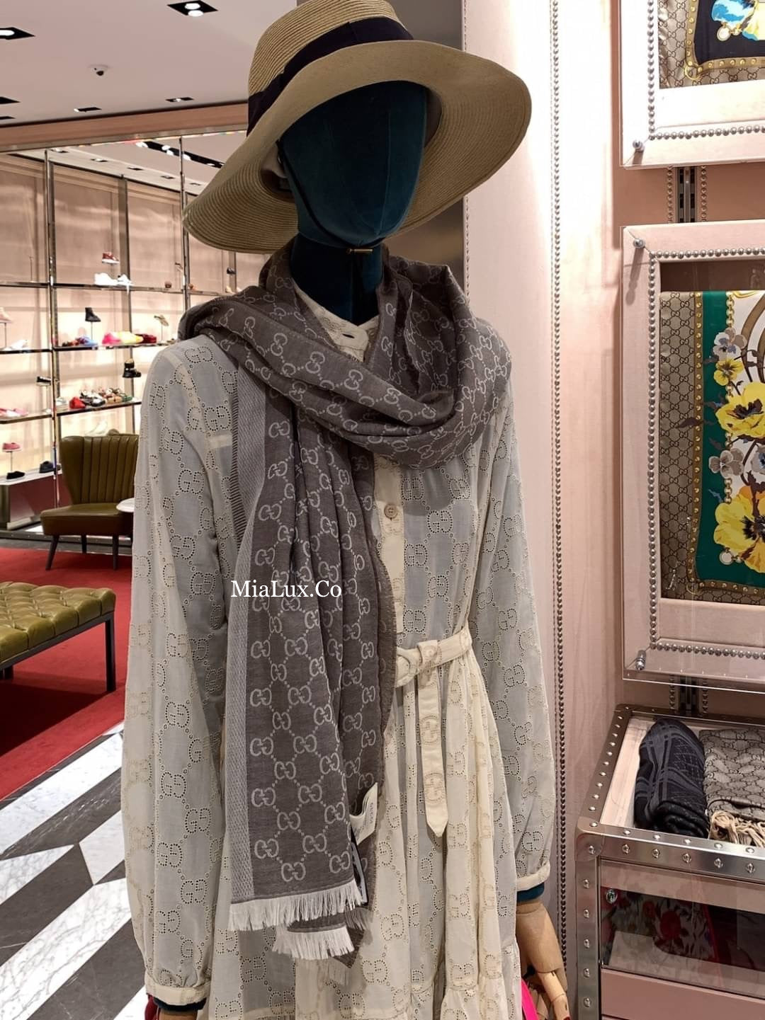 *@Gucci Wool Scarf Square 羊毛大方巾/P180