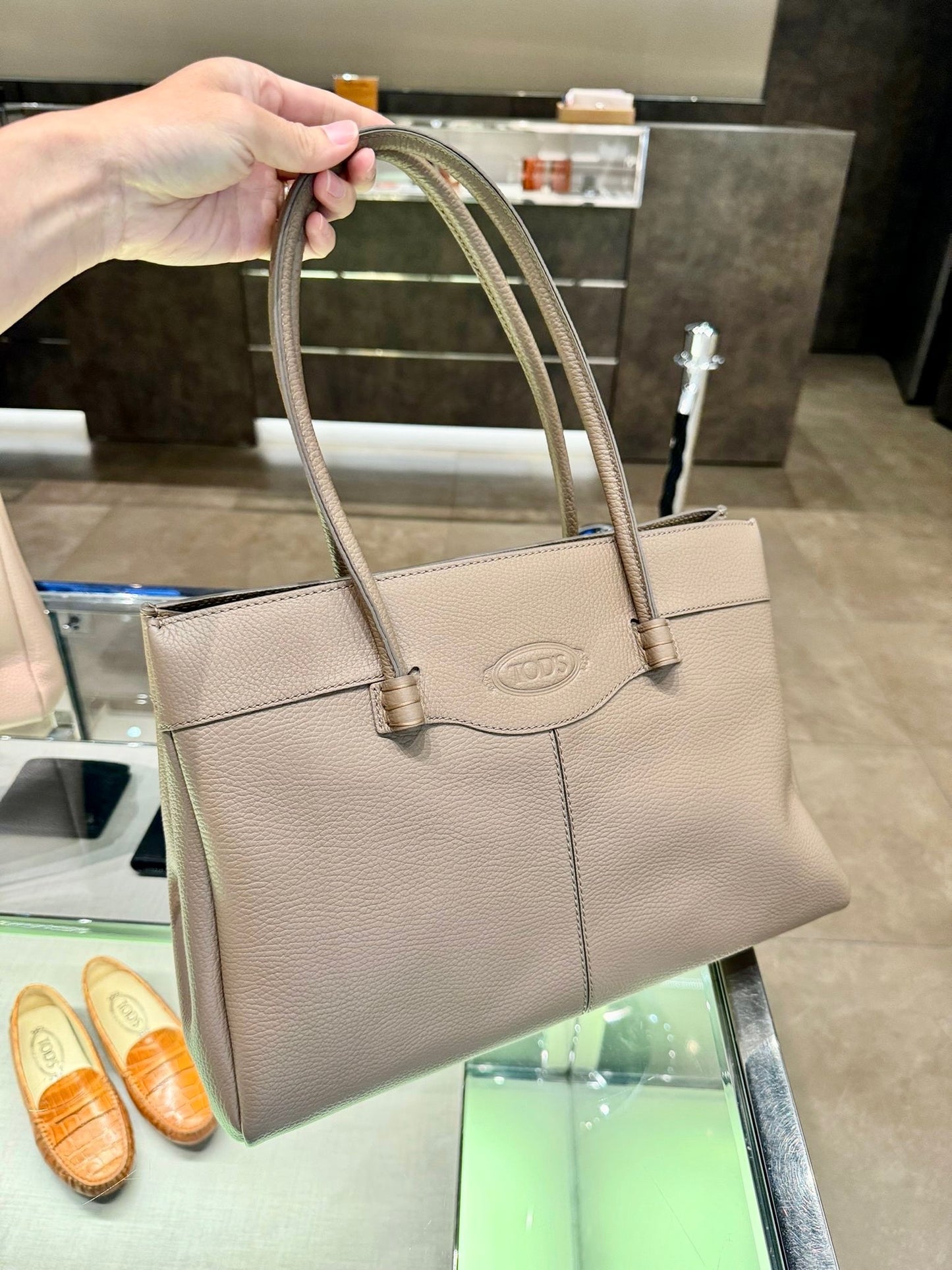 @Tod’s▪️Mocassino 牛皮托特包/620P395 🔥折上九折🉐16800