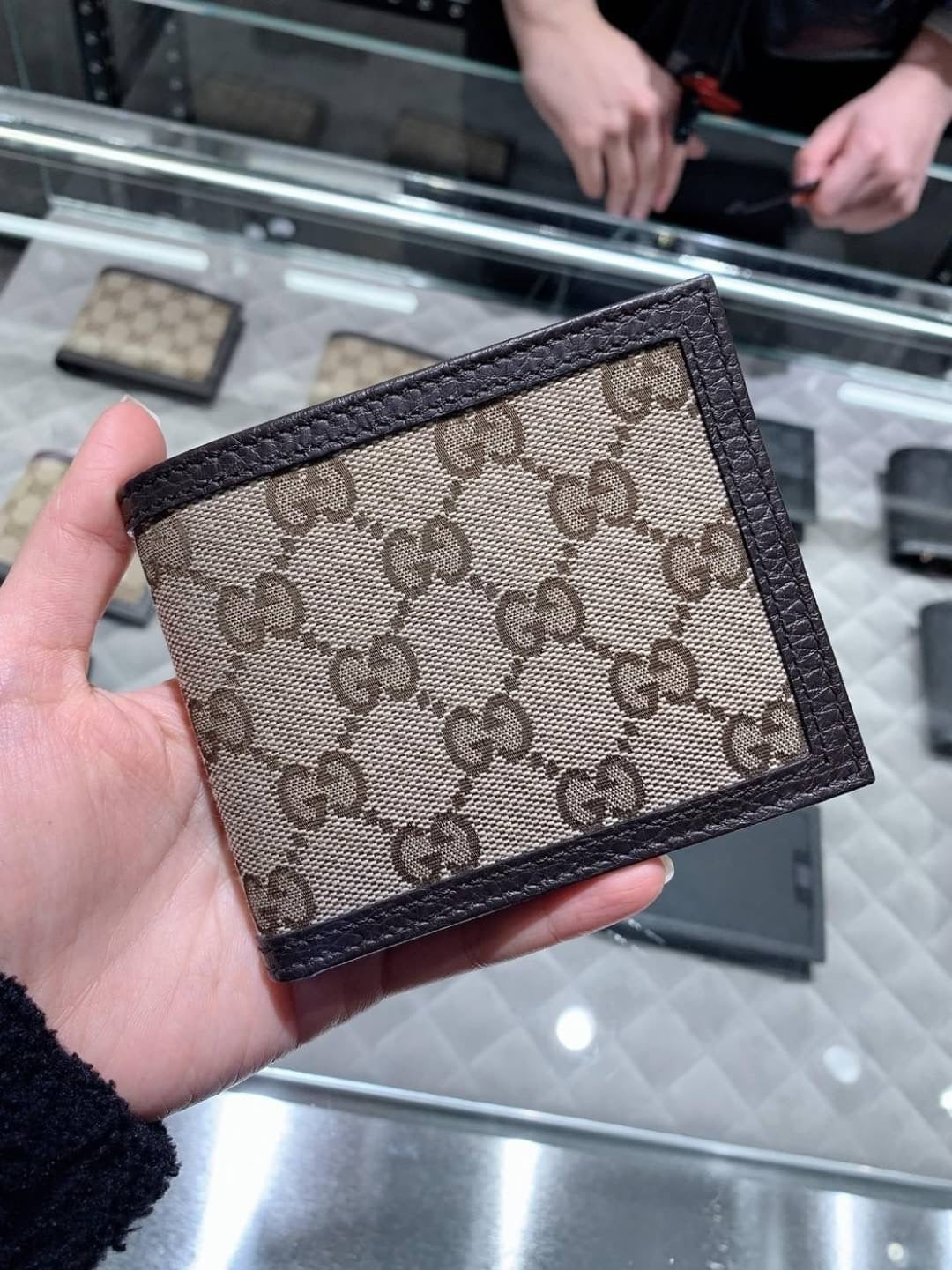 @Gucci Canvas Wallet 男女款老花六卡短夾/P170