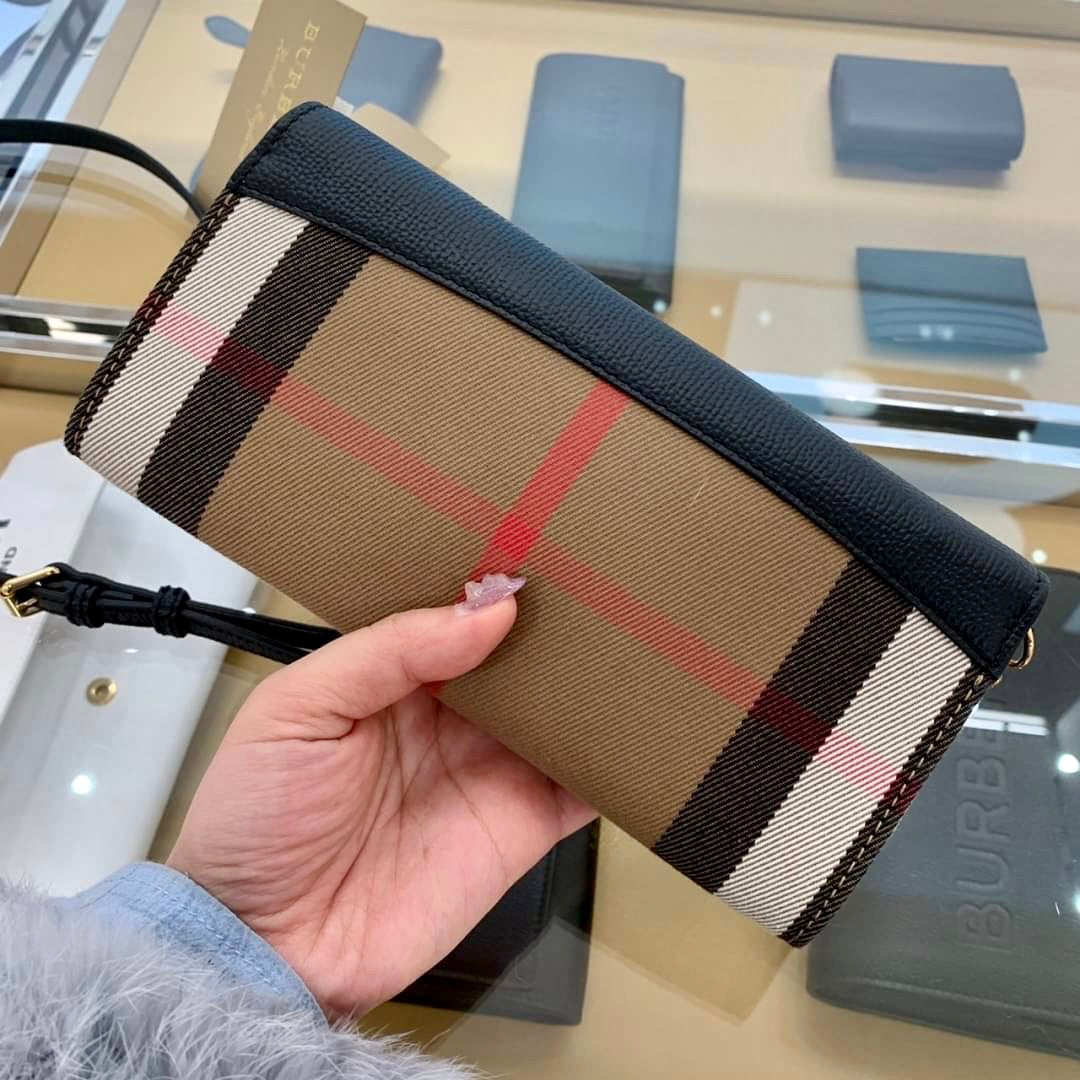 @Burberry Henley 格紋WOC翻蓋包/P299🔥下殺🉐14260