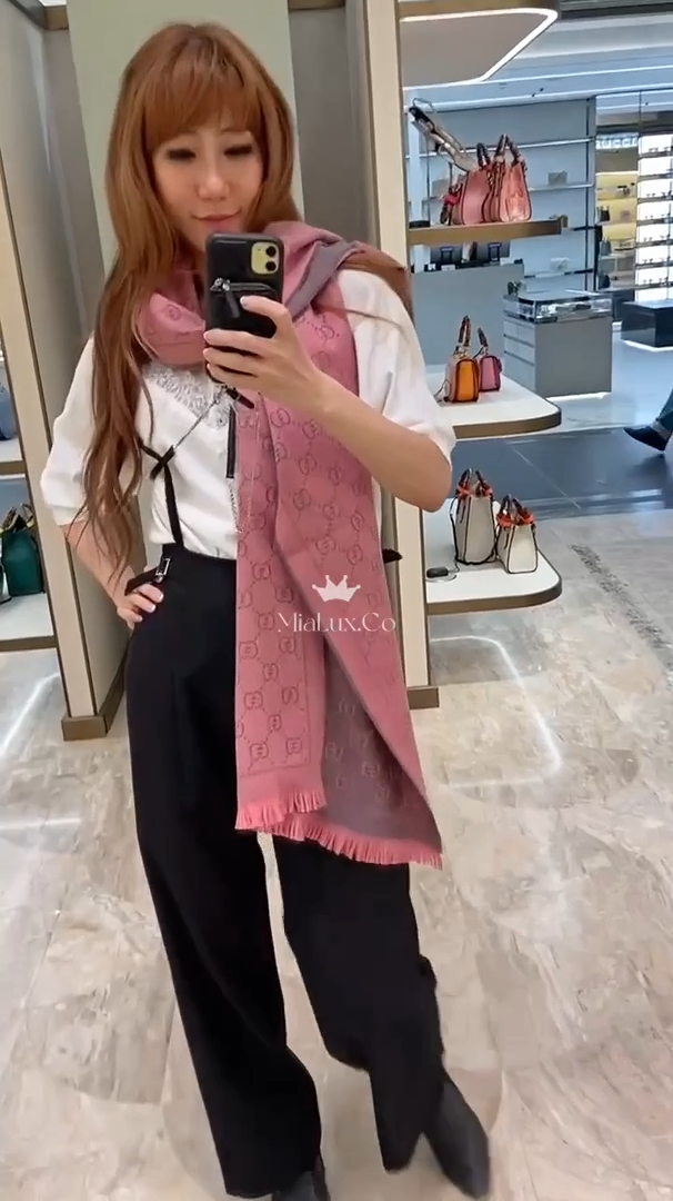 Gucci▪️Wool Scarf 羊毛圍巾 * £300