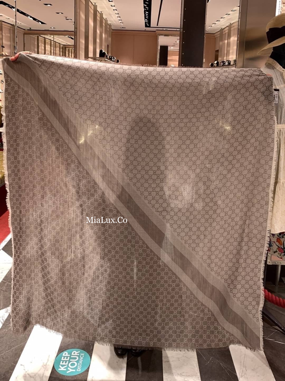 *@Gucci Wool Scarf Square 羊毛大方巾/P180