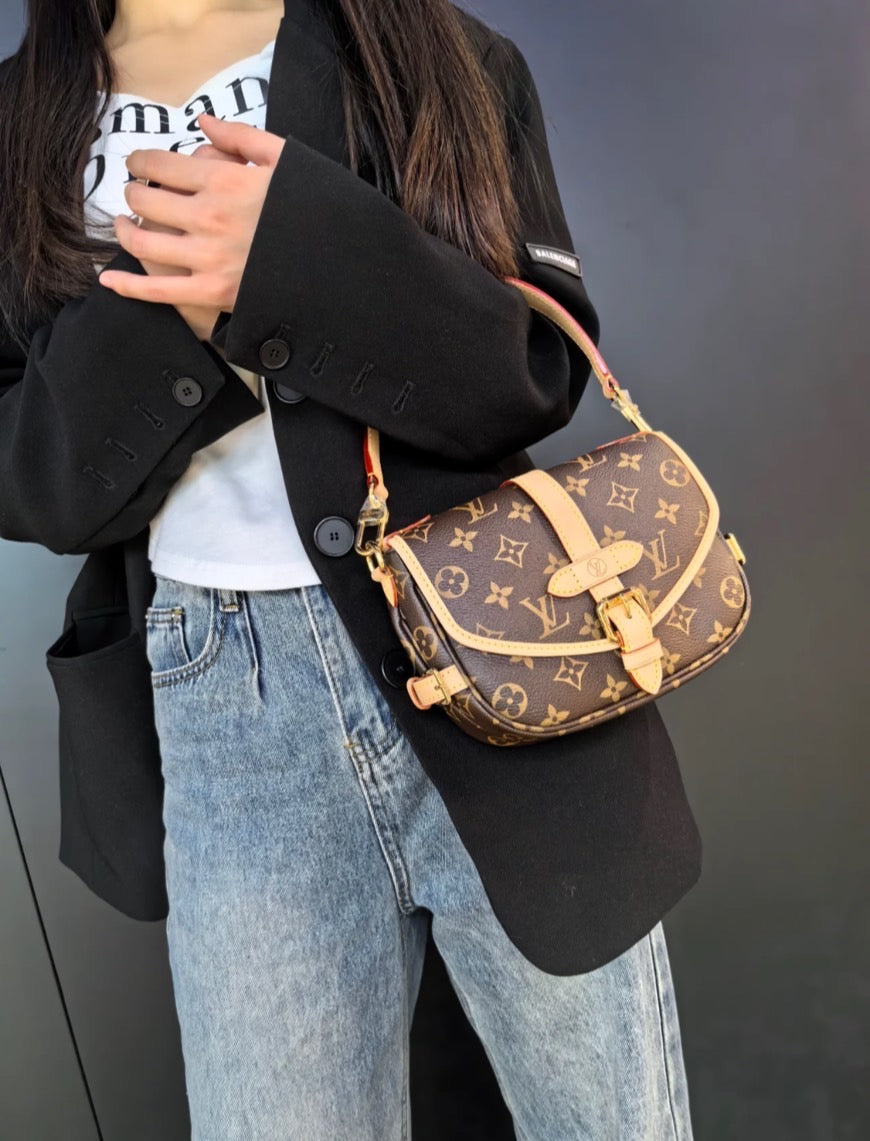 LV▪️Saumur BB 雙子星馬鞍包/1830✨🉐75980🏷️