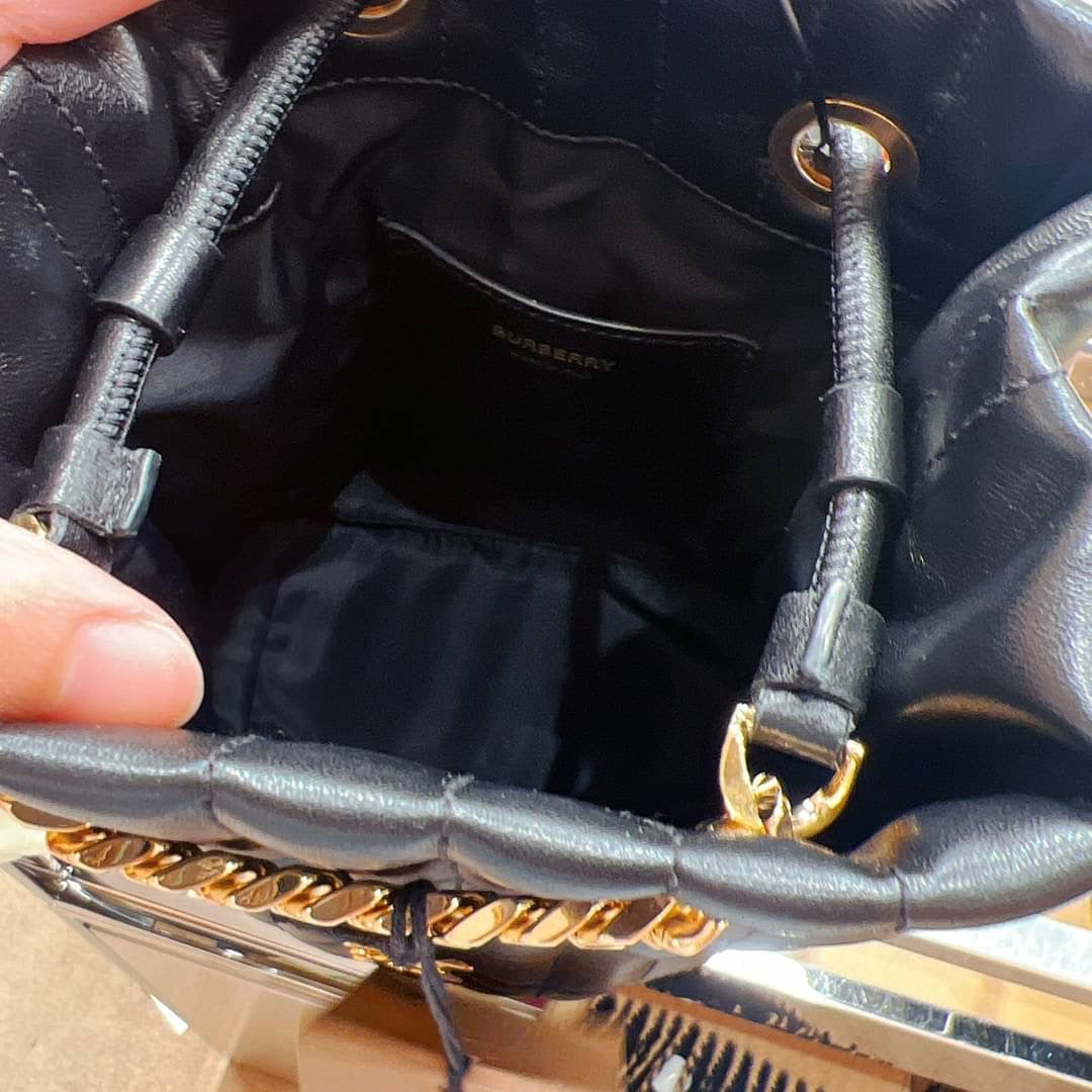 @Burberry Lola TB 方格水桶後背包/P581 🔥下殺🉐27150