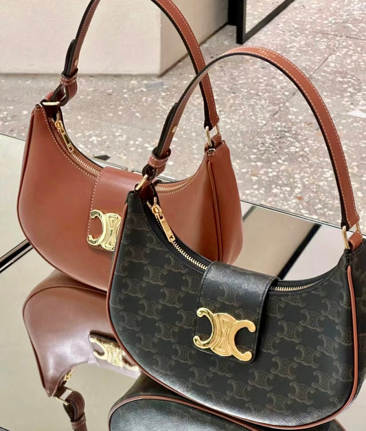 Celine Ava Triomphe M 中款搭扣腋下包/1850E2000 🉐71000🇪🇺