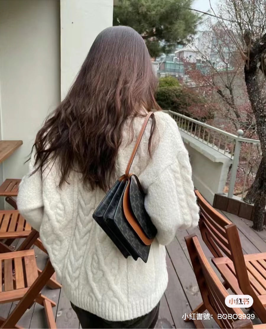 Celine Triomphe Strap 老花滑羊皮WOB錢包/1200E1250 🉐44750🇪🇺
