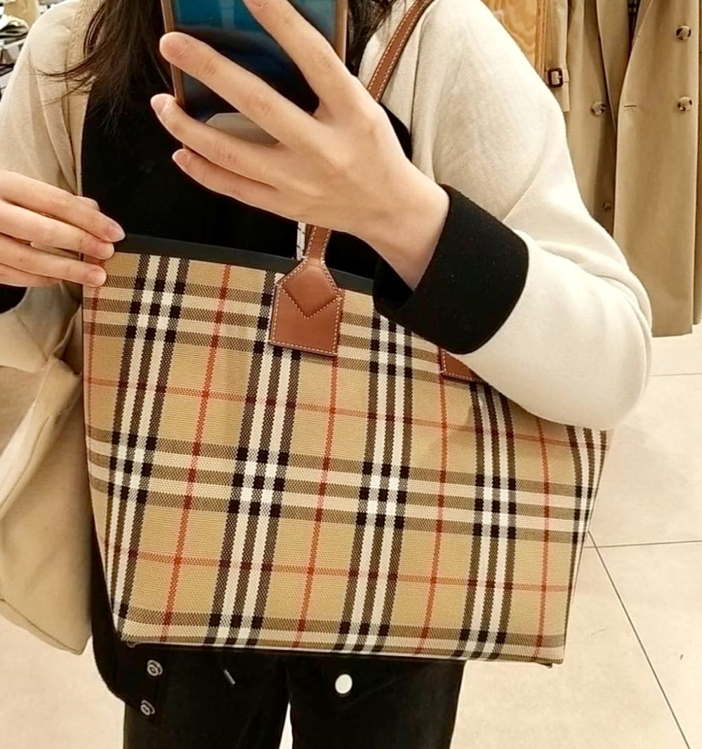 Burberry London Tote 小款格紋雙面托特包/1290C878 ㊙️折扣🉐37000💰
