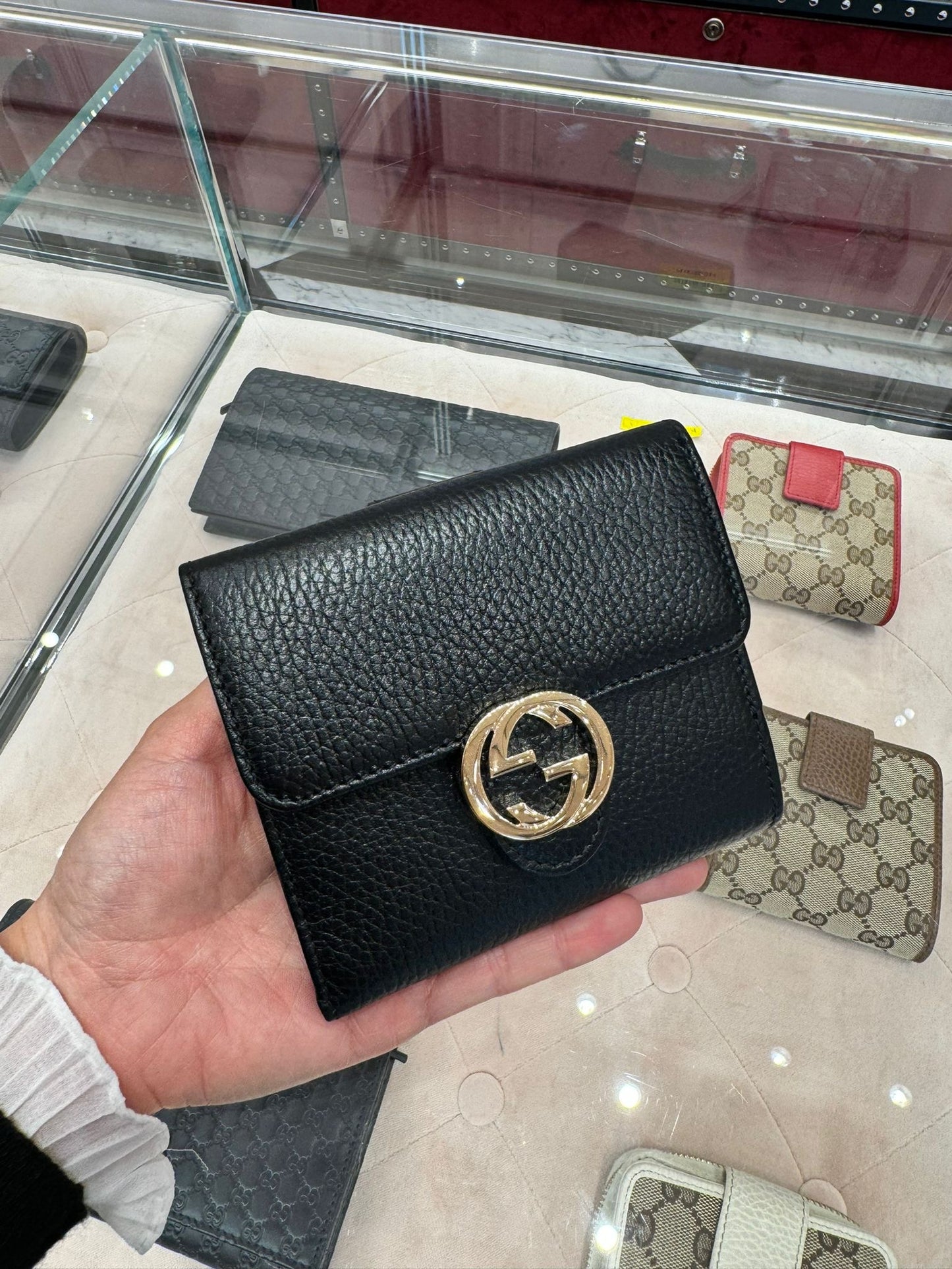 *@Gucci▪️Interlocking 雙G銀扣短夾/510P230 🔔限時折🉐11150