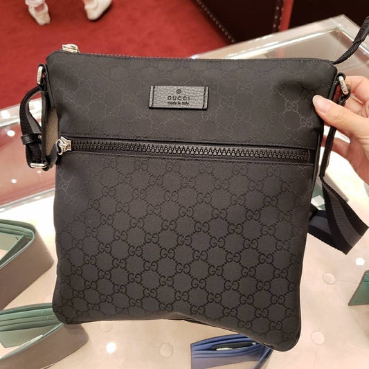 *@Gucci Canvas Messenger L 大款男女款黑老花斜背包/P385