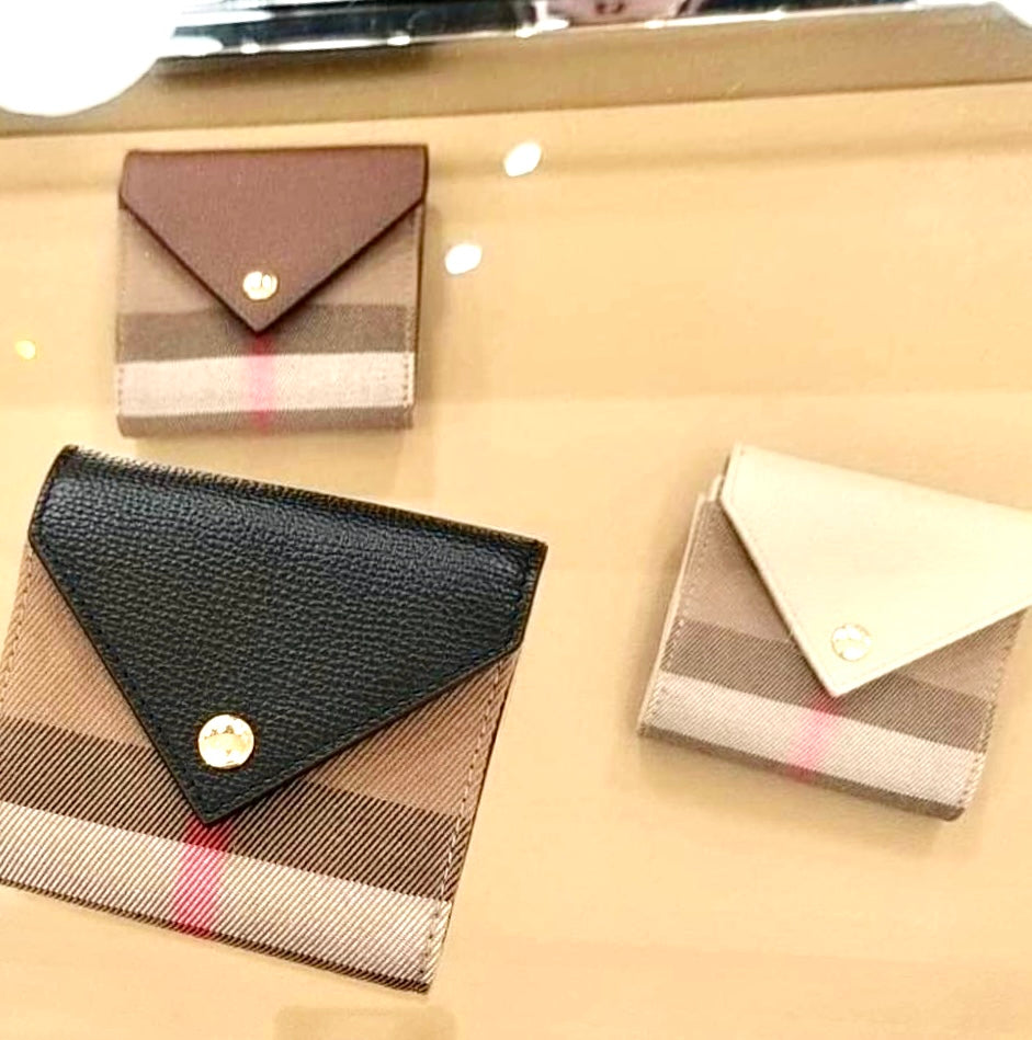 @Burberry▪️Lila 格紋信封三折短夾/P260 🔥下殺🉐12700