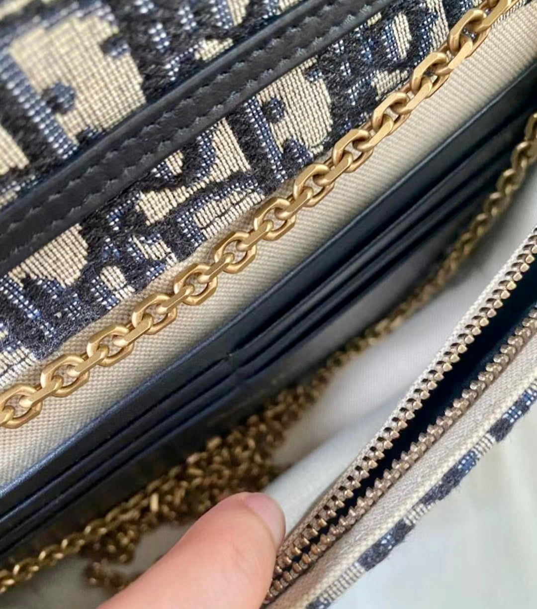 Dior▪️Saddle Pouch With Chain 緹花馬鞍鍊包/1550E1 700 🉐60500🇪🇺