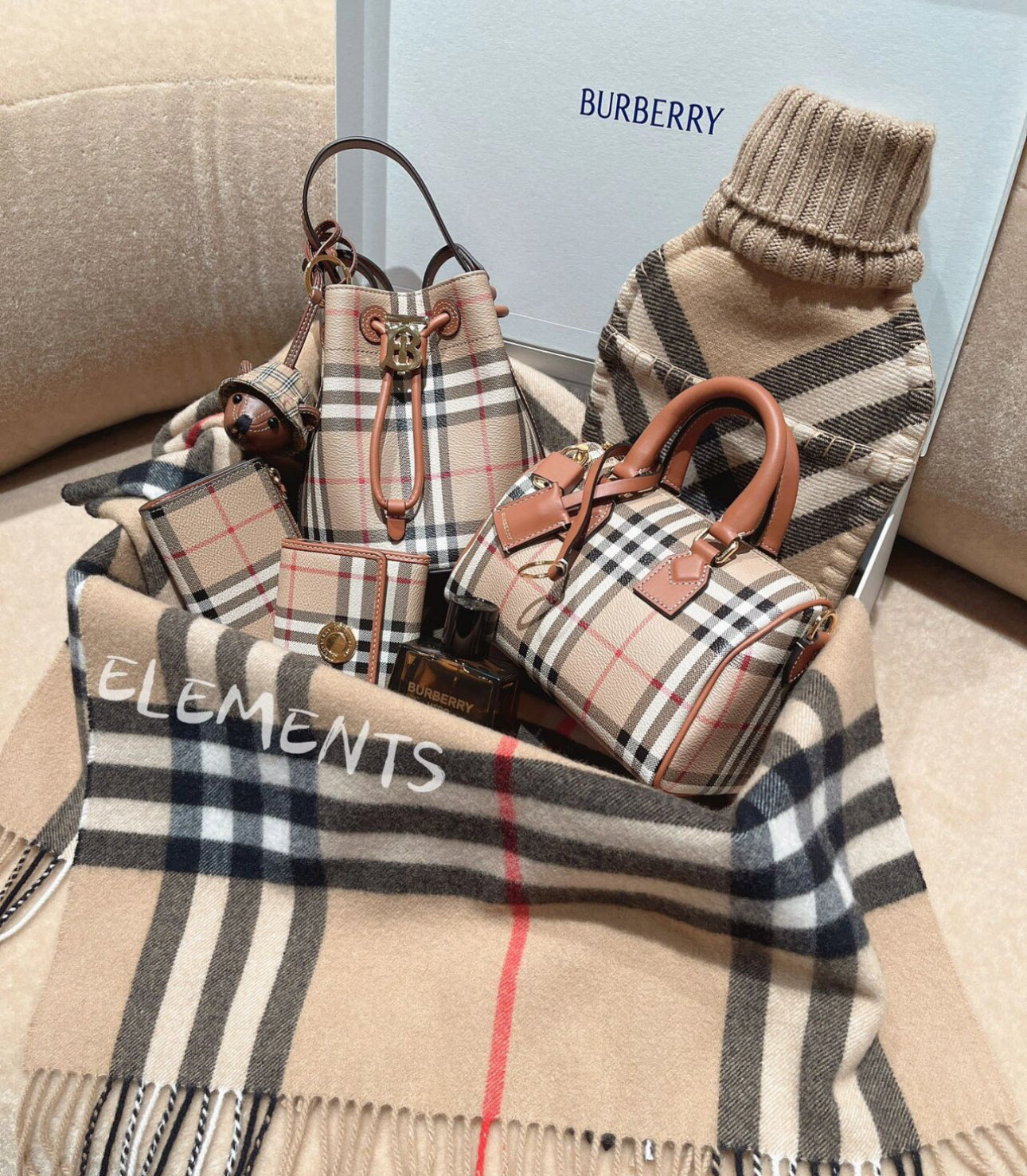 Burberry Bowling Mini 保齡球包/1010C880 ㊙️折扣🉐37080💰