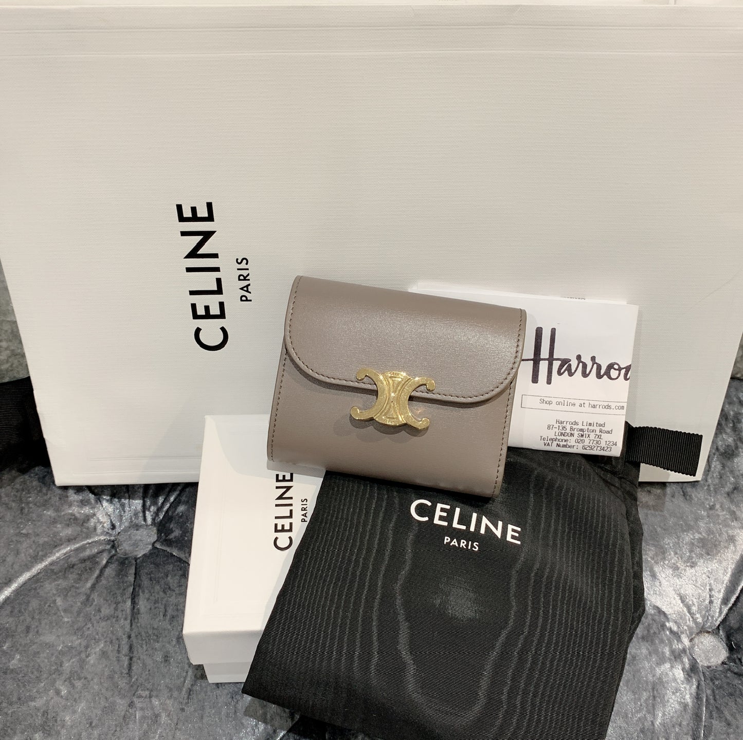 Celine▪️Flap Wallet Triomphe S 亮牛皮三折短夾/490E540 🉐19900🇪🇺