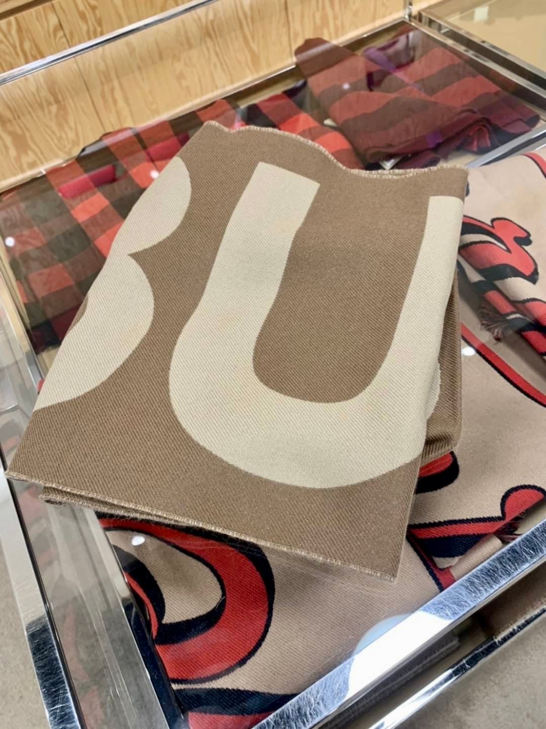 @Burberry Jacquard 羊毛字母圍巾/P290 🔥下殺🉐14050