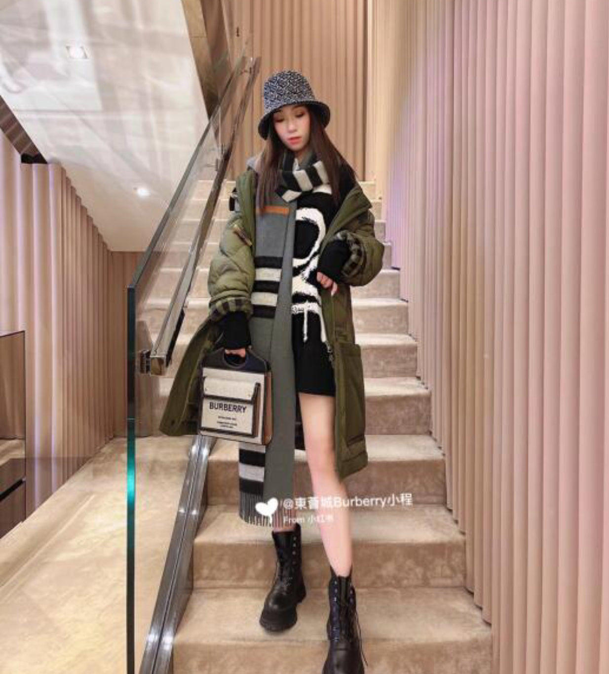 Burberry Pocket Mini 口袋包-灰/F990㊙️折扣🉐40600💰