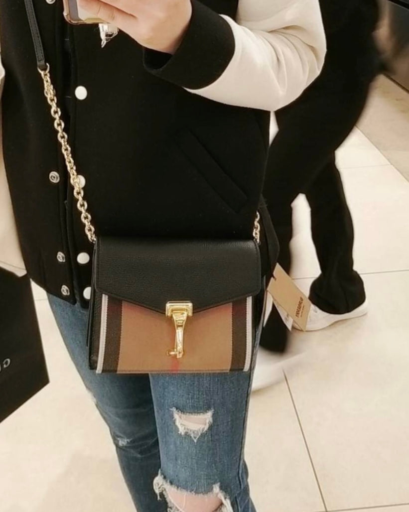 @Burberry▪️Macken Baby 小格紋拼色信封包/P239 🔥下殺🉐11560