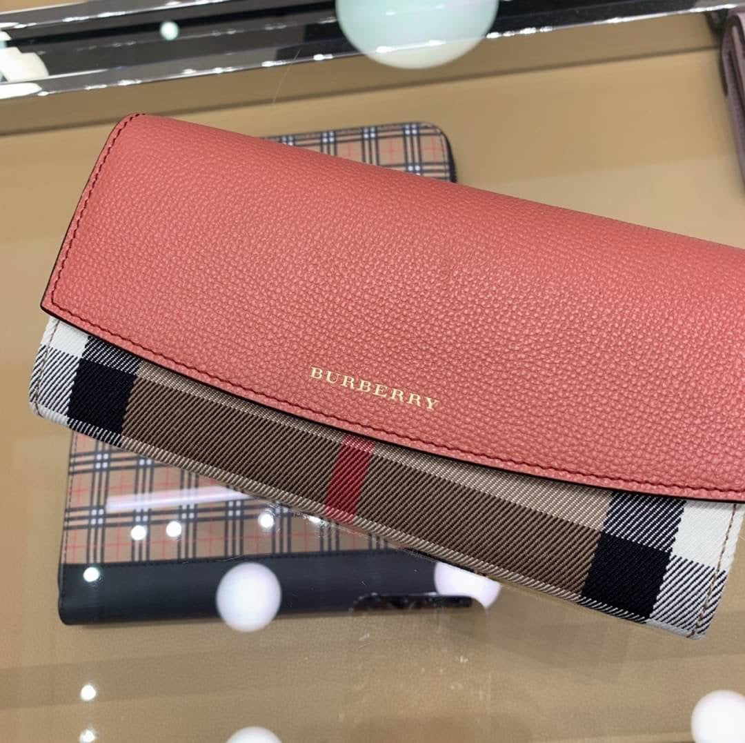 @Burberry Porter House 格紋拚色翻蓋長夾/P239 🔥下殺🉐11760