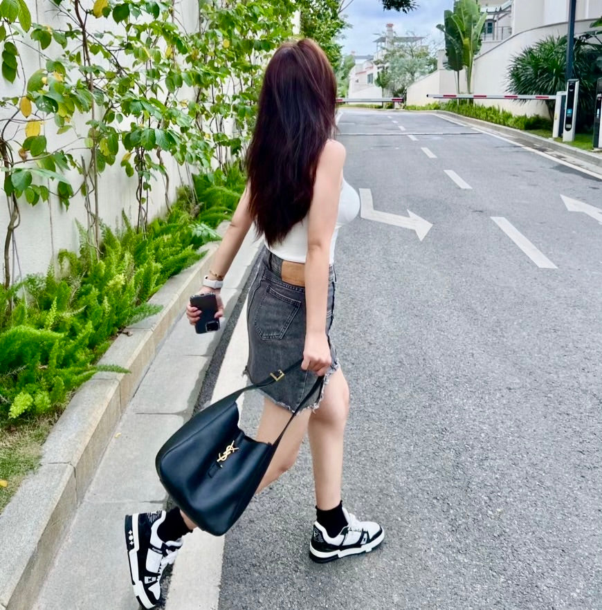 YSL Le 5 à 7 Hobo S 小款肩背包/1950E2100 🉐74500🇪🇺