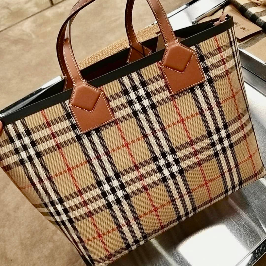 Burberry London Tote 小款格紋雙面托特包/1290C878 ㊙️折扣🉐37000💰