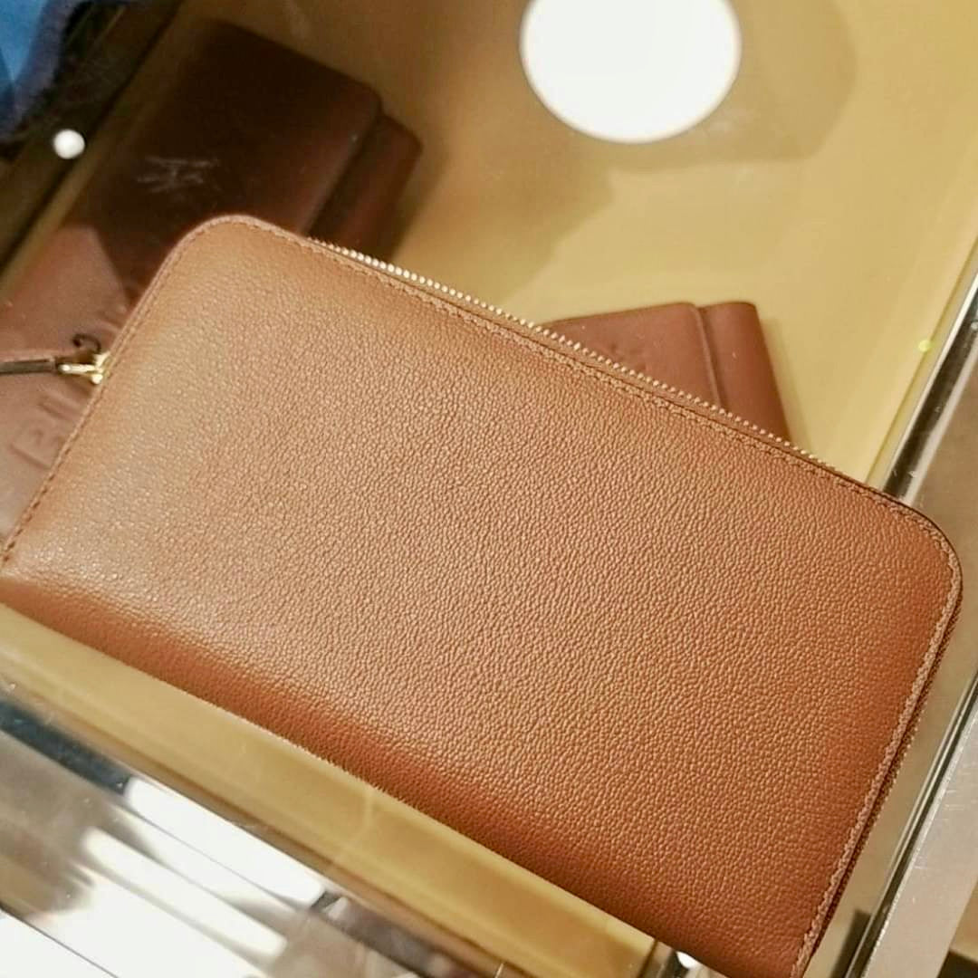 @Burberry▪️Elmore 壓印拉鍊長夾/450P245 🔥下殺🉐12030