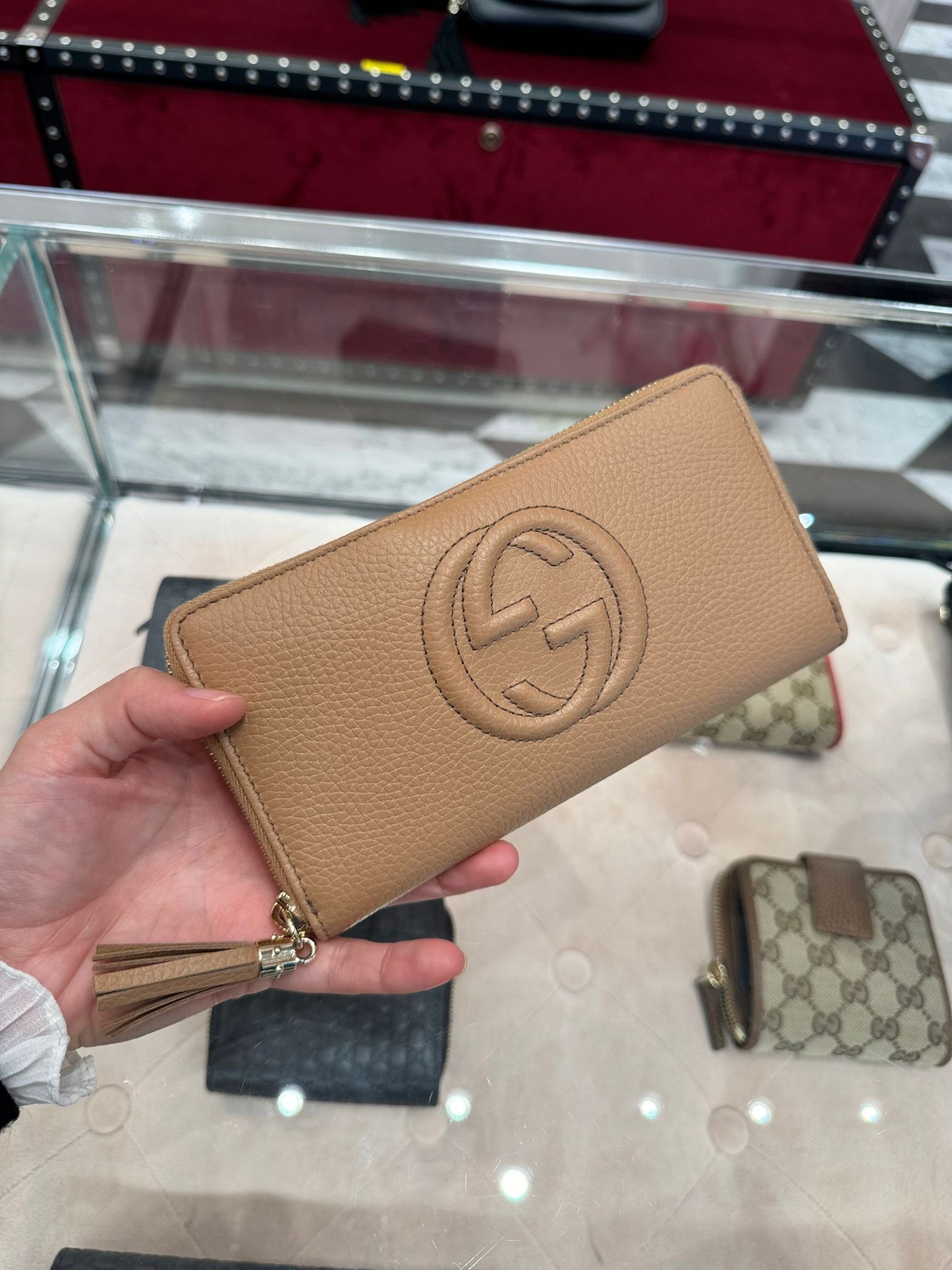 *@Gucci▪️Soho Zip 浮雕拉鏈長夾/390P270 🔔限時折🉐12950