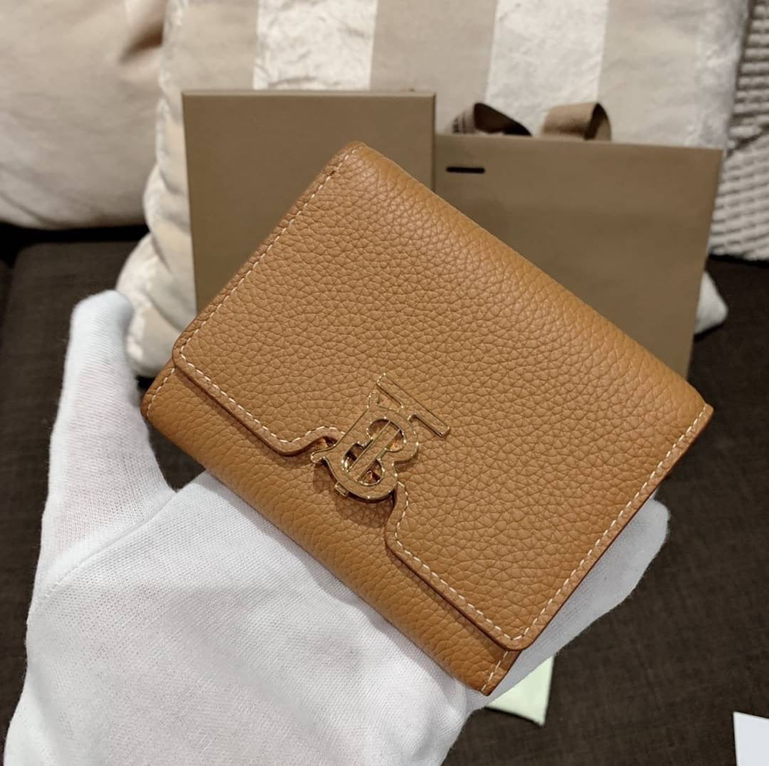 Burberry TB Folding Wallet 粒面牛皮三折皮夾/450H405 💚折扣🉐17010