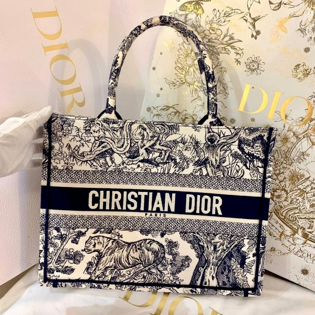 Dior Book Tote 小款緹花托特包/2400E2600 🉐92000🇪🇺