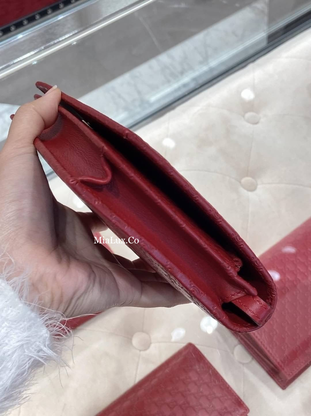 @Gucci▪️Embossed WOB 壓紋背帶錢包/335 🔔限時折🉐16080