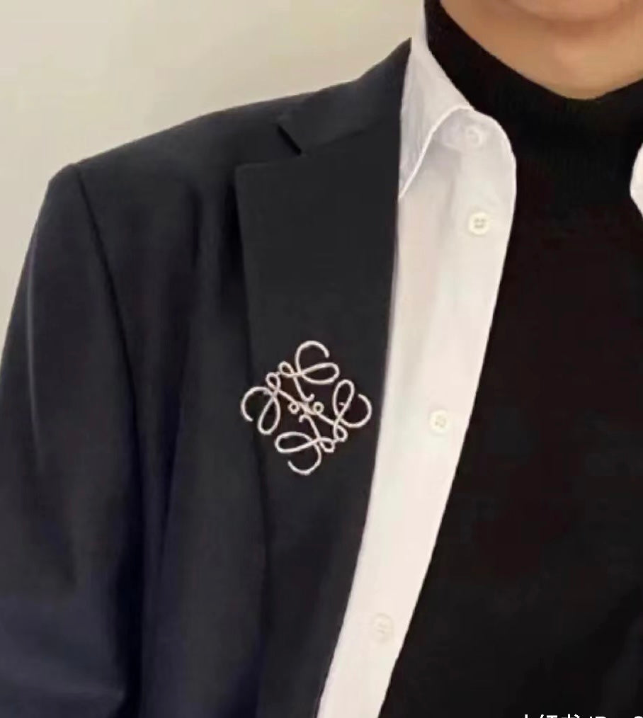 Loewe Anagram Brooch in Metal 單色金屬胸針/250