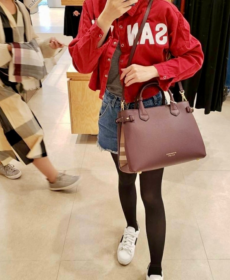 @Burberry Banner M 中款格紋拼皮手提包/P895 🔥下殺🉐41280