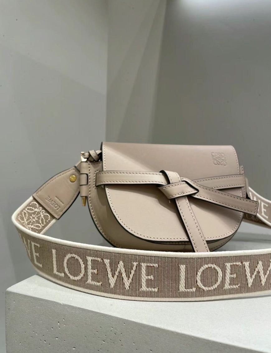 Loewe Gate Dual Mini 緹花背帶馬鞍包/1500