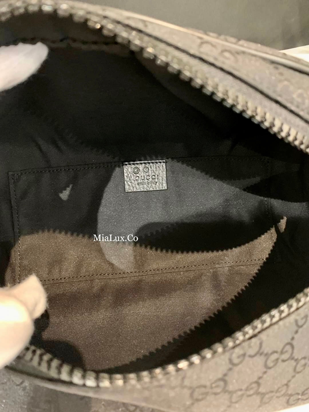 *@Gucci Canvas Bumbag S 小款男女款黑老花胸包/P395