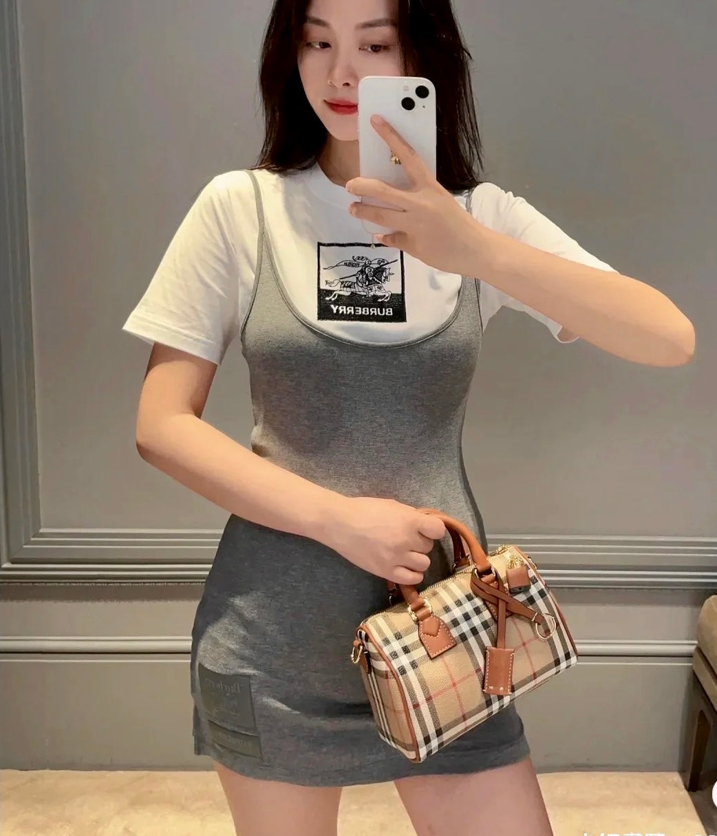 Burberry Bowling Mini 保齡球包/1010C880 ㊙️折扣🉐37080💰