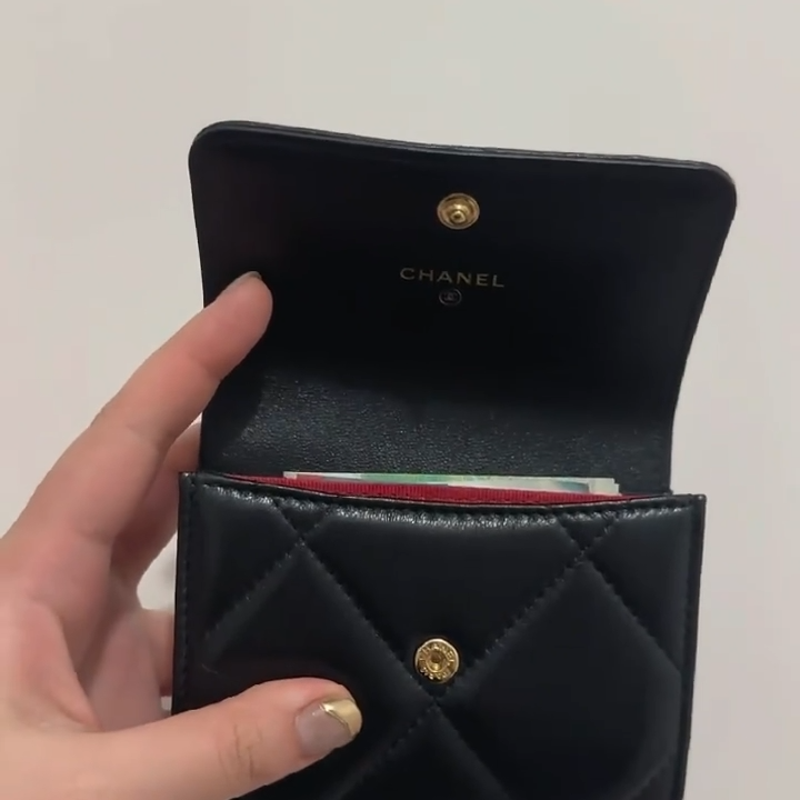 CHANEL✨19 LAMBSKIN FLAP COIN PURSE 經典19小羊皮翻蓋雙層零錢包 AP1180 -