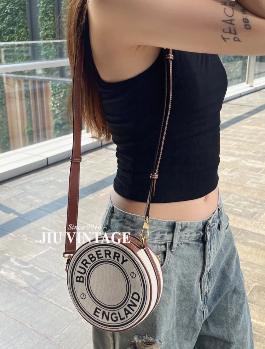 @Burberry Louise Logo Print 圓餅斜跨包/850P379 🔥下殺🉐18060