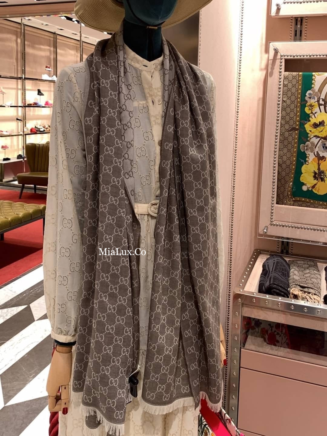 *@Gucci Wool Scarf Square 羊毛大方巾/P180