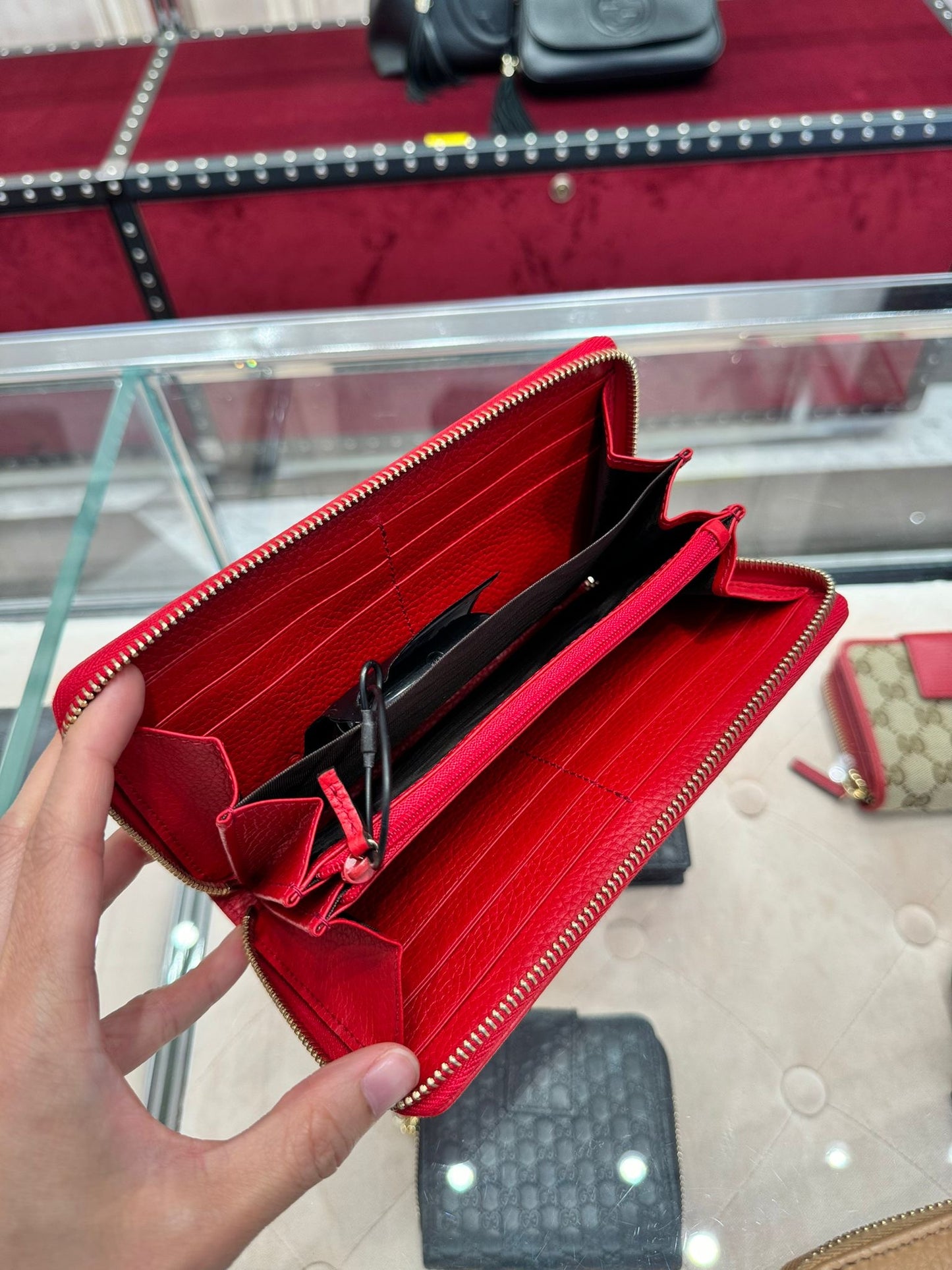 *@Gucci▪️Soho Zip 浮雕拉鏈長夾/390P270 🔔限時折🉐12950