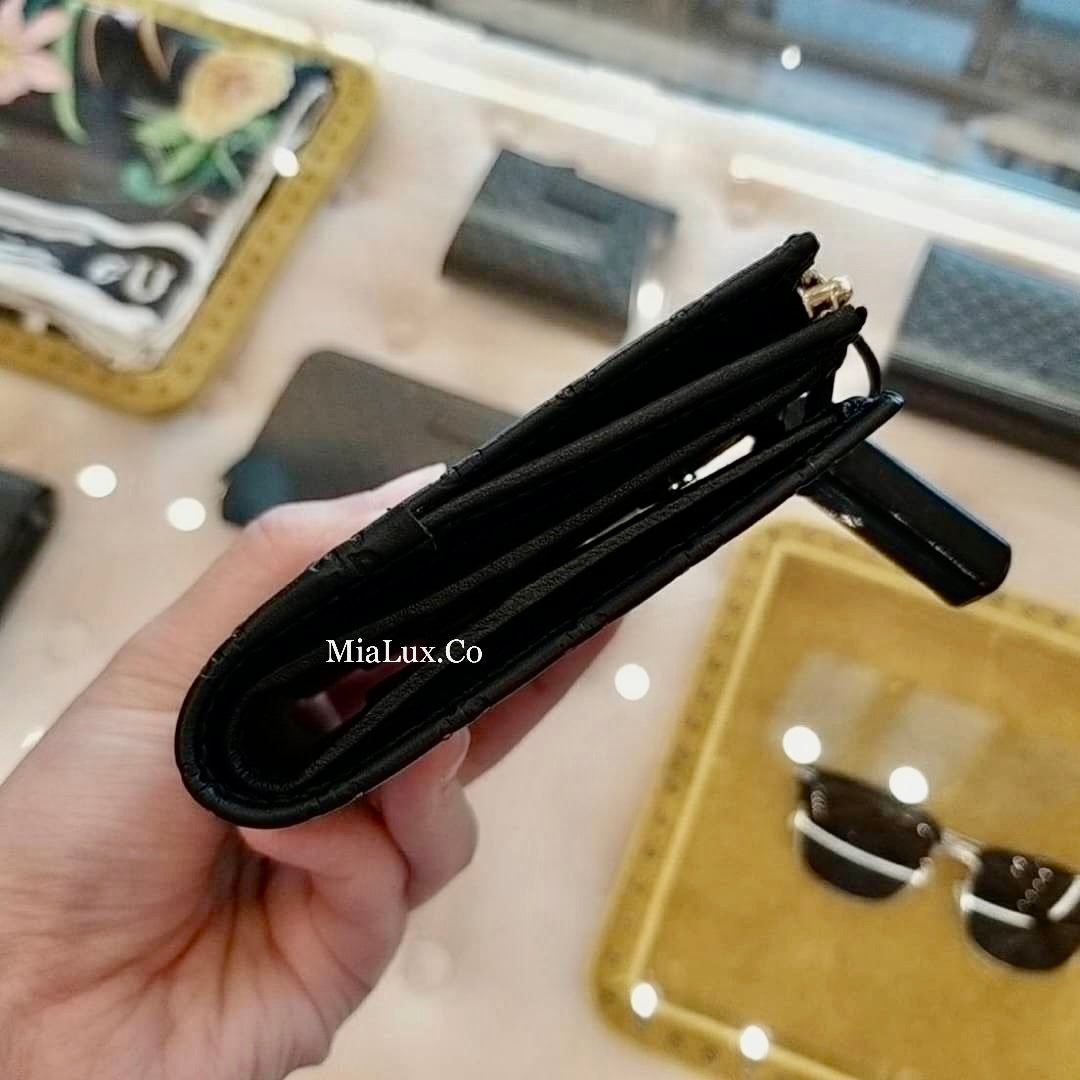 @Gucci Embossed Wallet 壓紋雙開內拉鍊短夾/P230