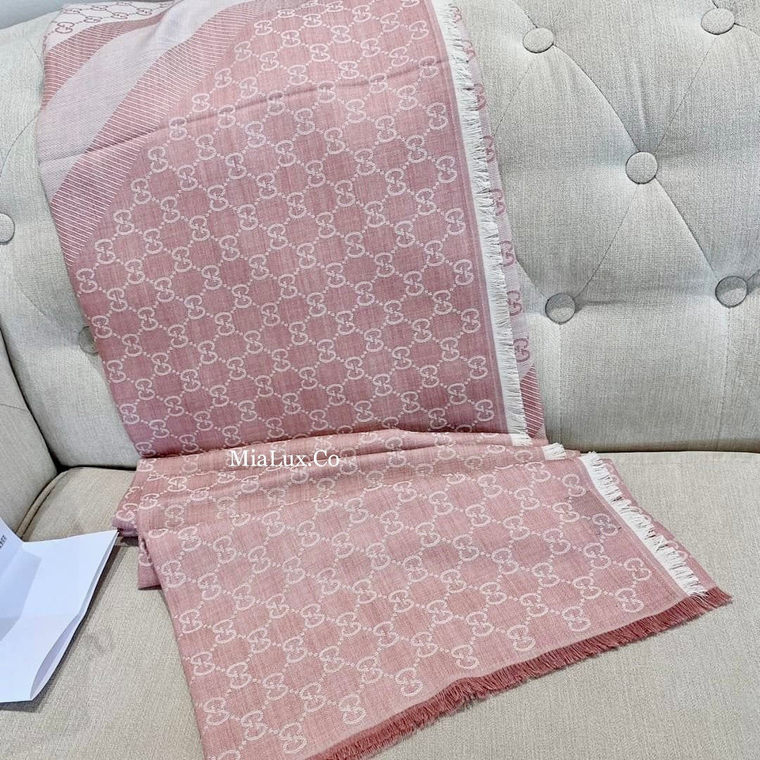 *@Gucci Wool Scarf Square 羊毛大方巾/P180