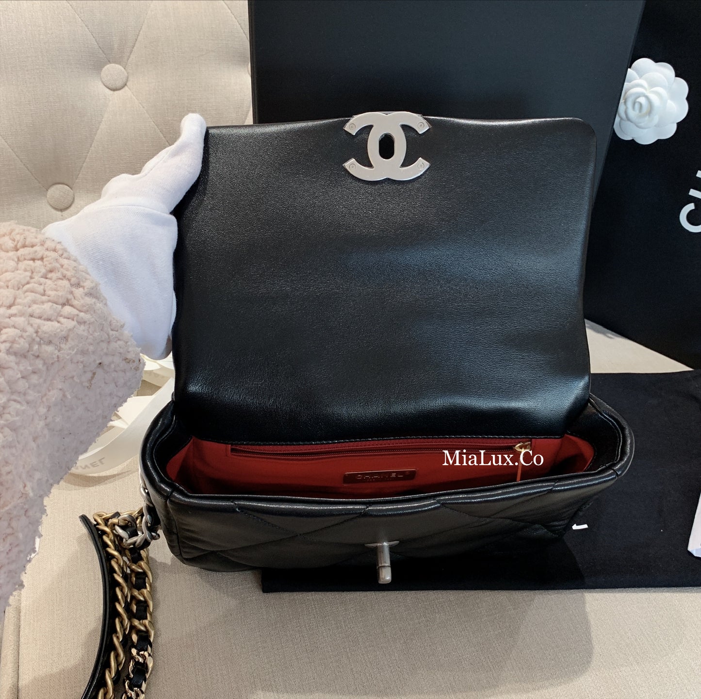 CHANEL▶︎✨| 19 LAMBSKIN HANDBAG 中款經典19小羊皮翻蓋鏈包 AS1160 *£5,360