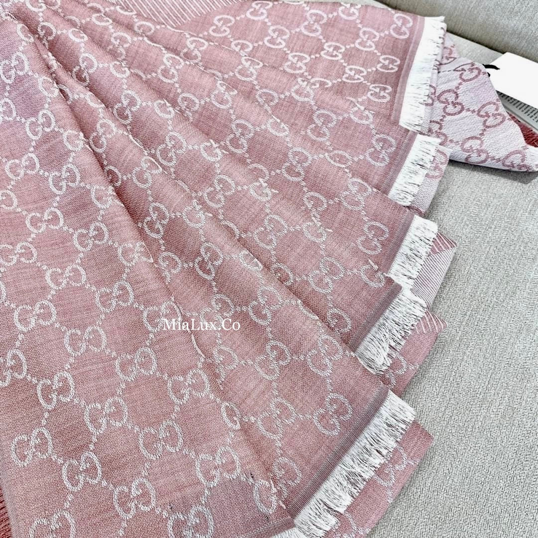 *@Gucci Wool Scarf Square 羊毛大方巾/P180