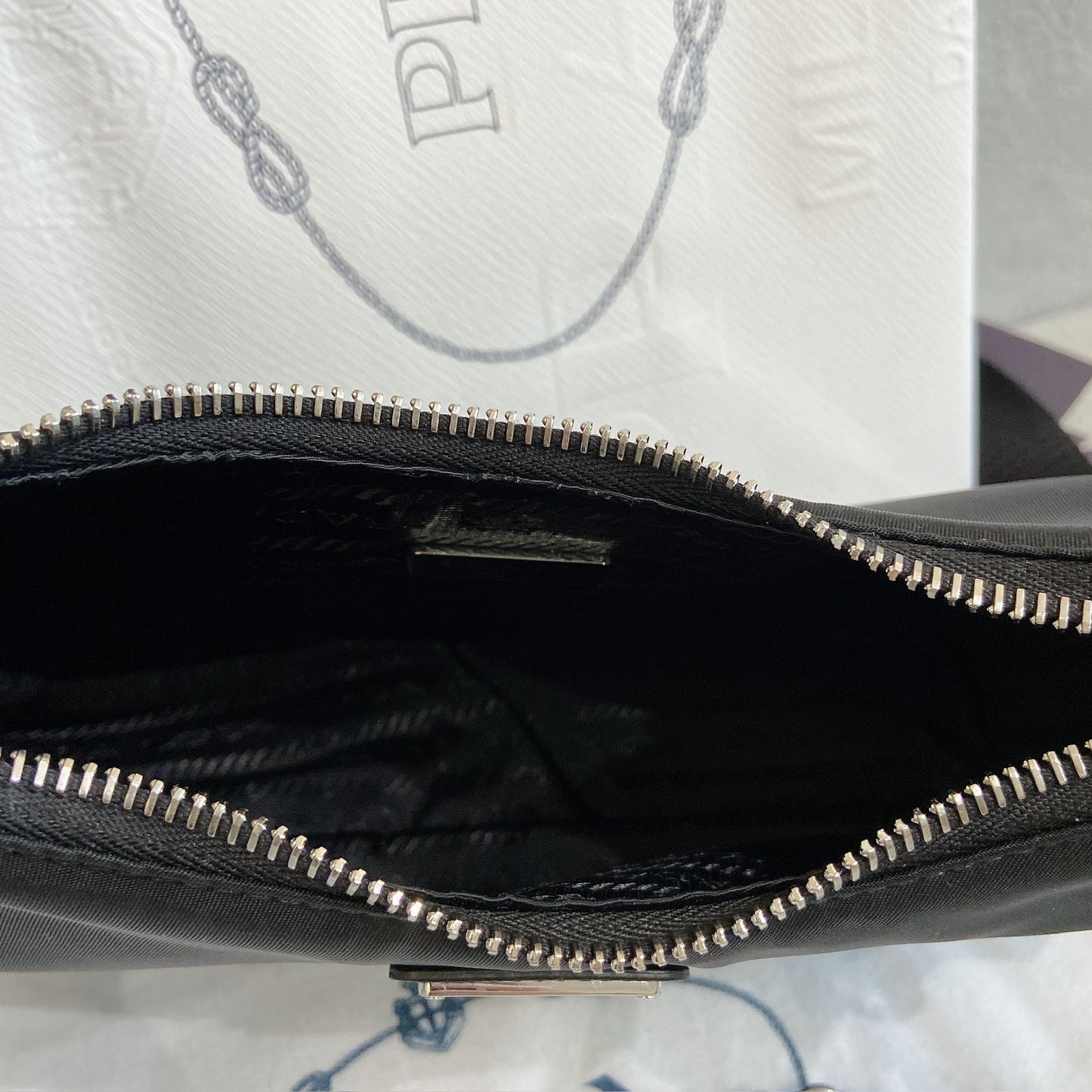 Prada▪️Re-Edition 2005 五合一尼龍包/E1650 🉐60400🇪🇺