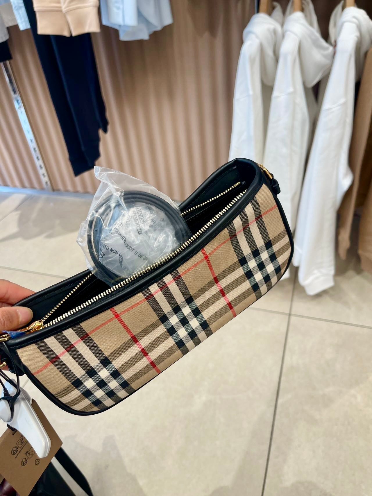@Burberry Sling 腋下包/ 595P359 🔥下殺🉐16960