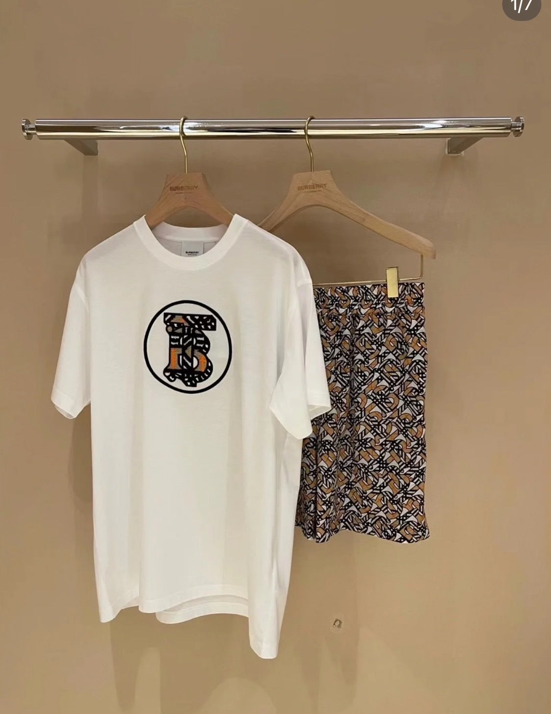 @Burberry Carrick 男女款T恤上衣/490P139 🔥下殺🉐7760