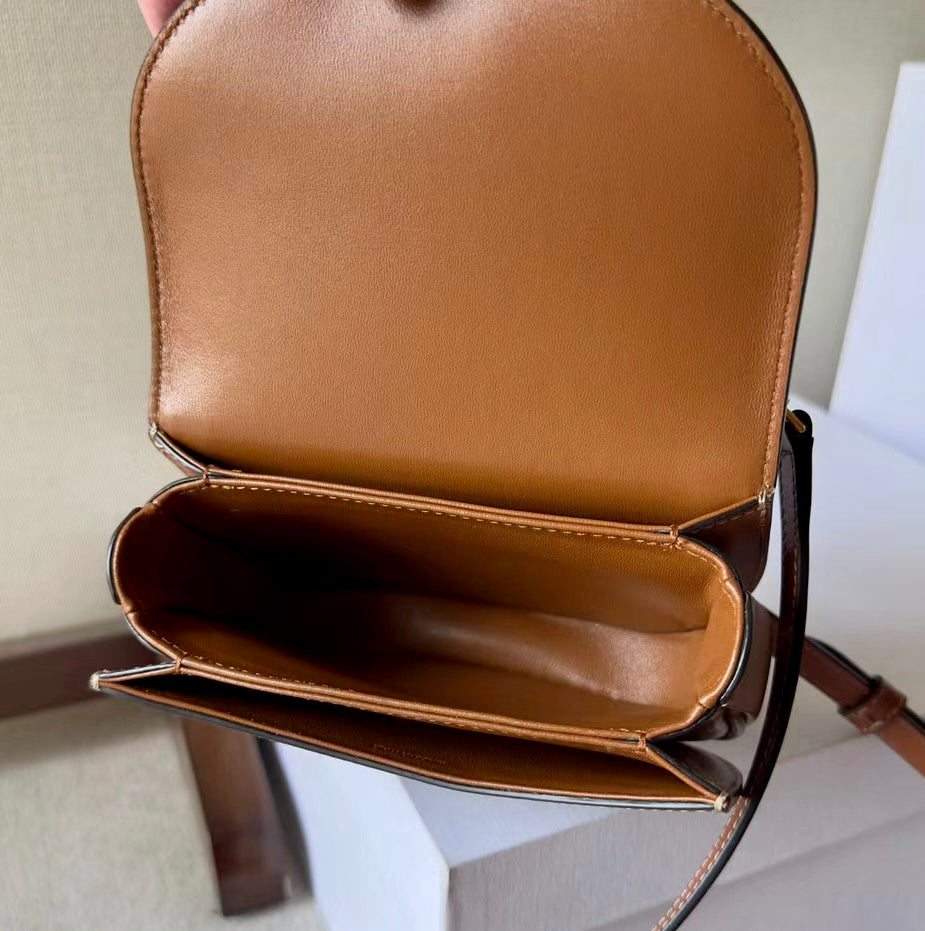 Celine BESACE CLEA MINI 手柄馬鞍包/1850E2000 🉐71000🇪🇺