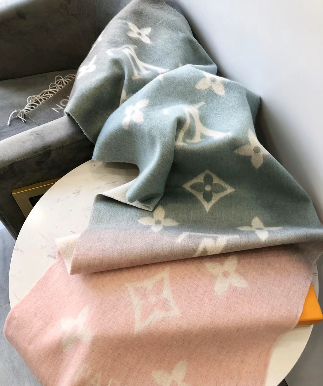 LV Reykjavik Gradient 漸層羊絨圍巾/760✨優惠🉐32160