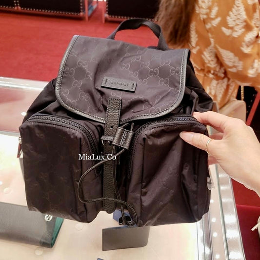 *@Gucci 男生款黑老花後背包/P510