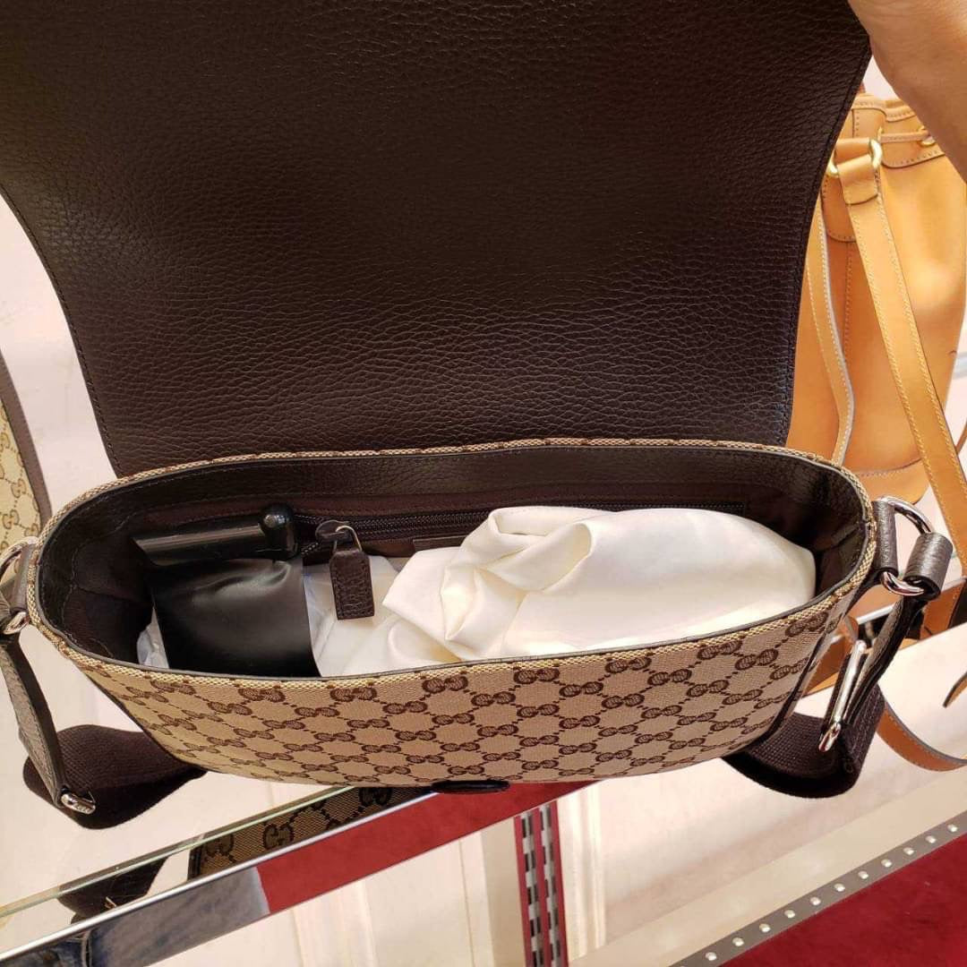 *@Gucci 男生款老花織布郵差包/ 小款P470 / 大款 P490