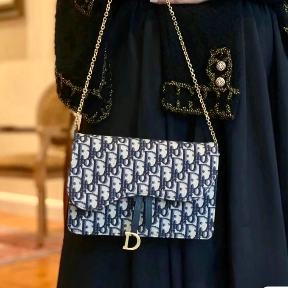 Dior▪️Saddle Pouch With Chain 緹花馬鞍鍊包/1550E1 700 🉐60500🇪🇺